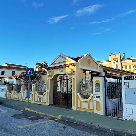 Holiday home Pepita - 3 - 350 Metros Playa - Piscina